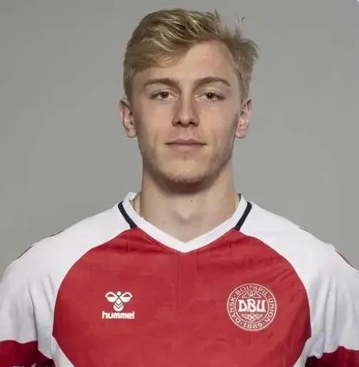 米兰体育官网-那不勒斯签下荷甲射手王,提升攻击威力(最值得苦练的4个射手英雄)